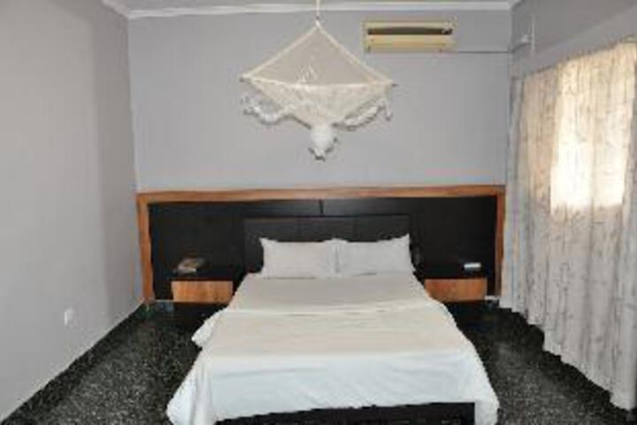 Room 6 of 6