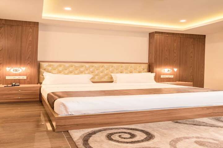 Room 9 of 17