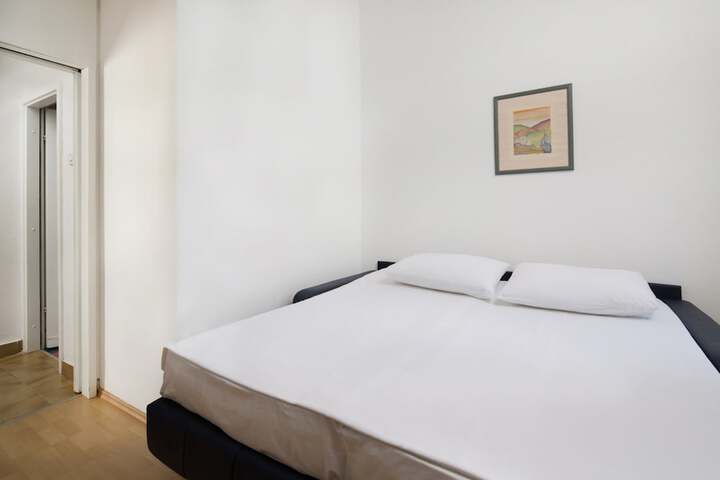 Room 21 of 57