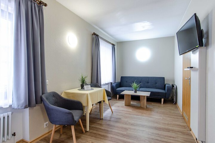 Room 20 of 33