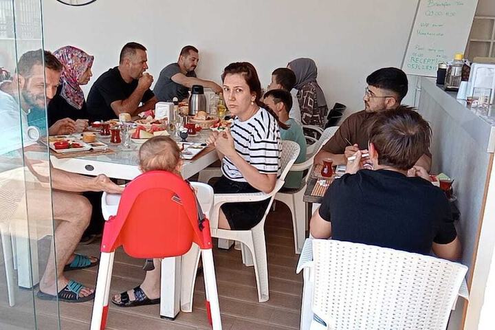 Dining 55 of 65