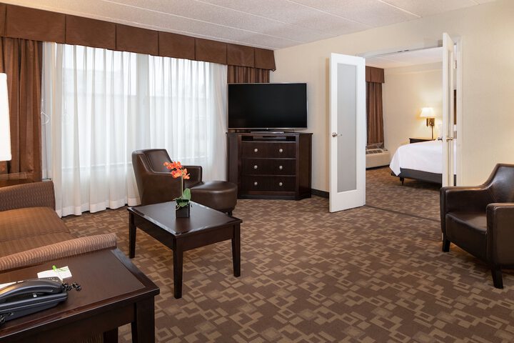 1 King Bed (6 of 19)