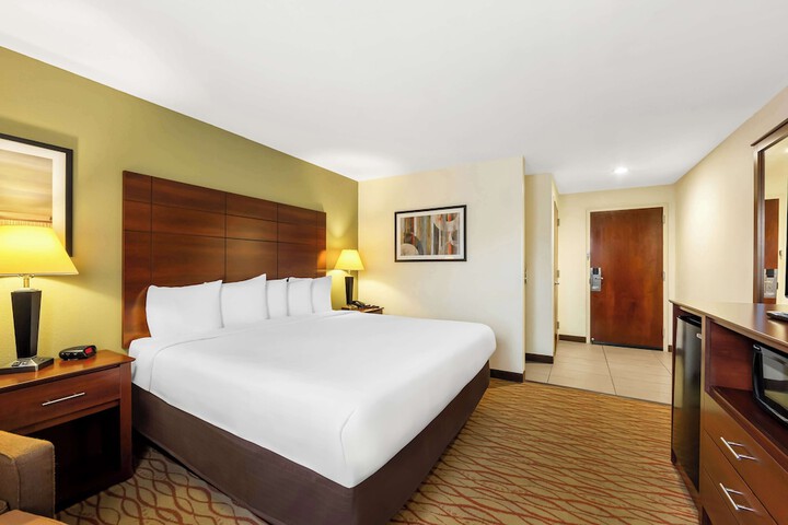 Room 9 of 25