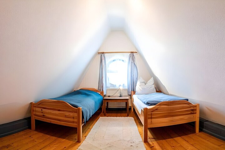 Room 42 of 70
