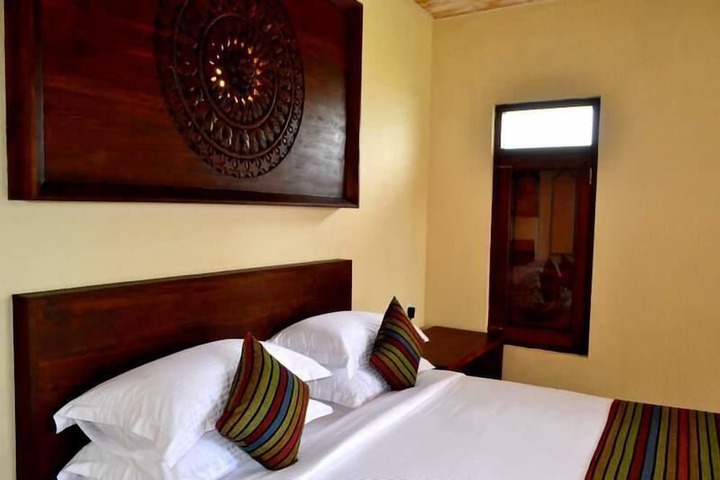 Room 5 of 13
