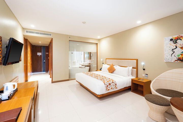 Room 14 of 65