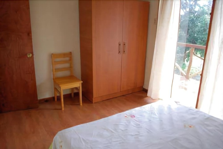 Room 2 of 28