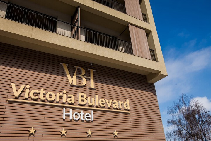 Hotel 70 of 71