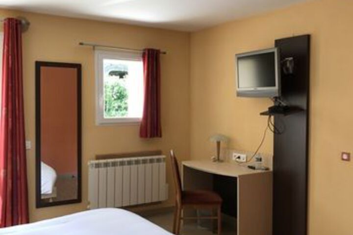 Room 30 of 33