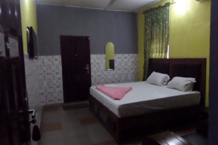 Room 3 of 12