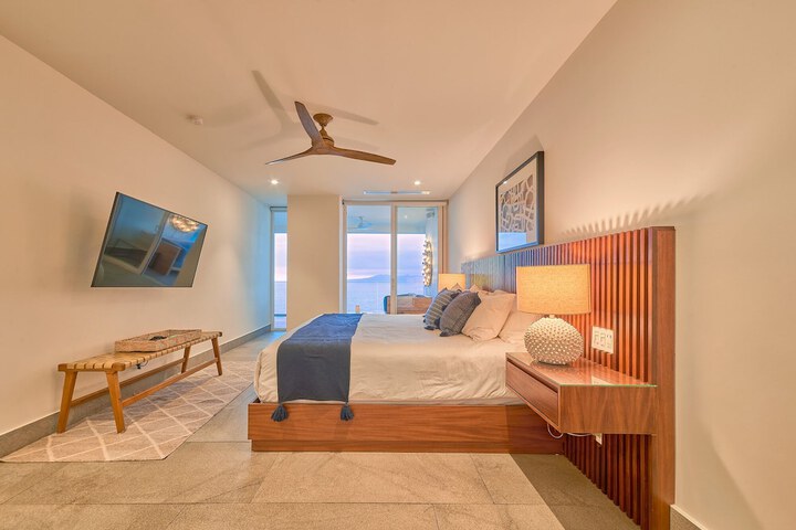 Room 26 of 270