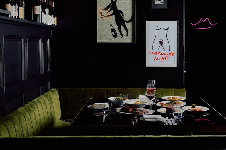 Dining 8 of 12
