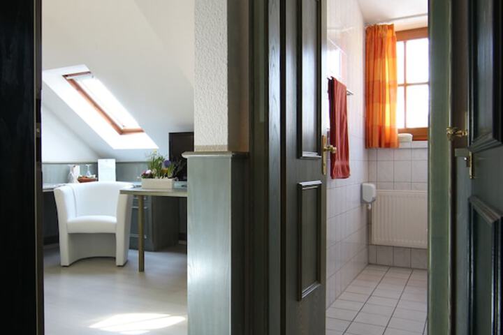 Room 50 of 96