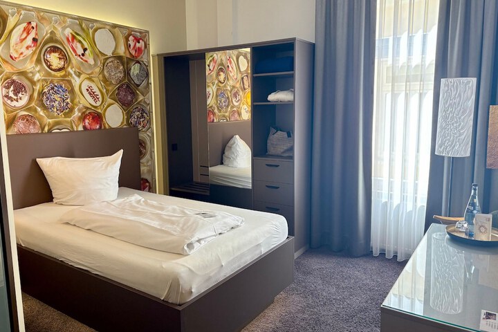 Room 22 of 50
