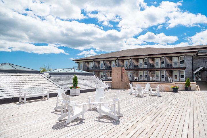 Sundeck 68 of 74