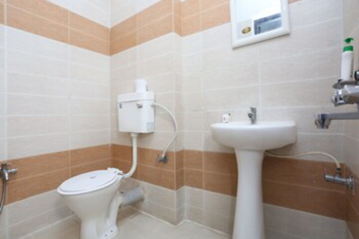 Room 4 of 31