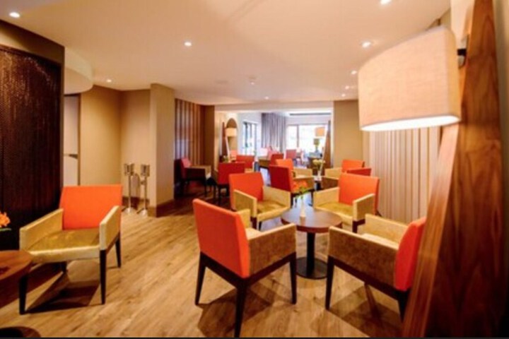 Lounge 61 of 73