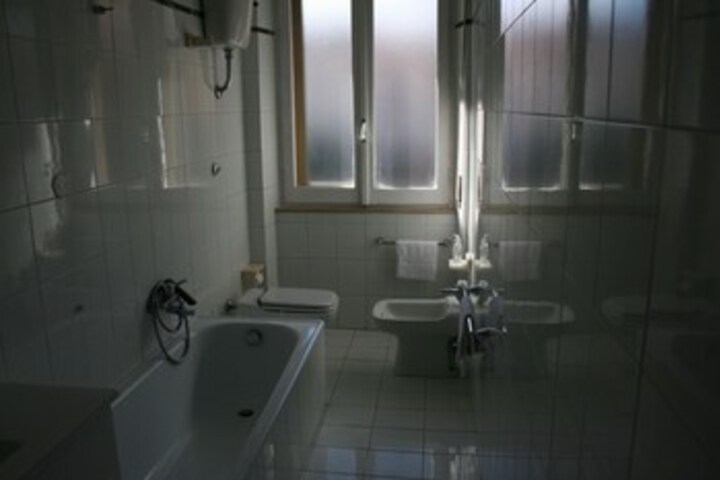 Room 2 of 19