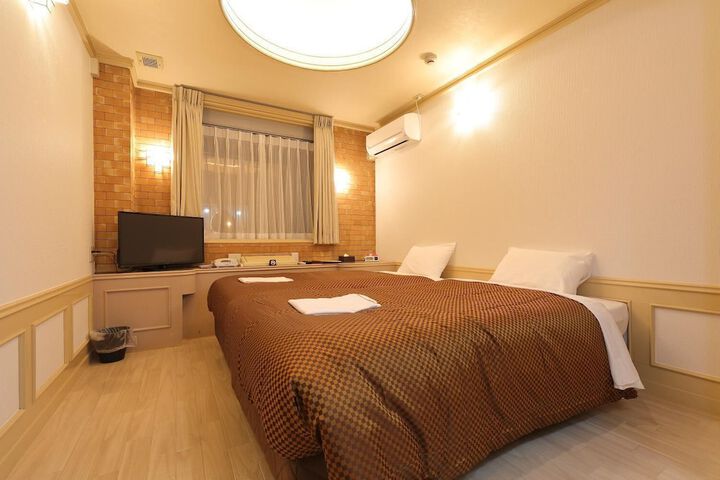 Room 6 of 40