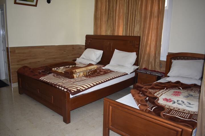 Room 6 of 13