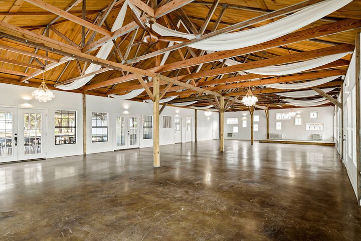 Ballroom/Hall 61 of 75