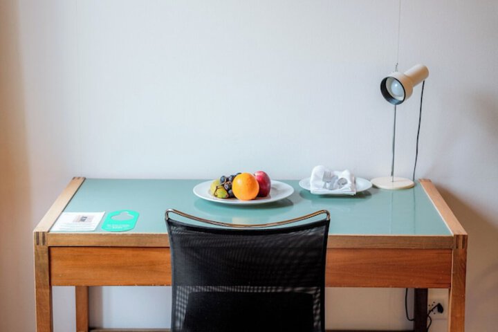 Room 11 of 27