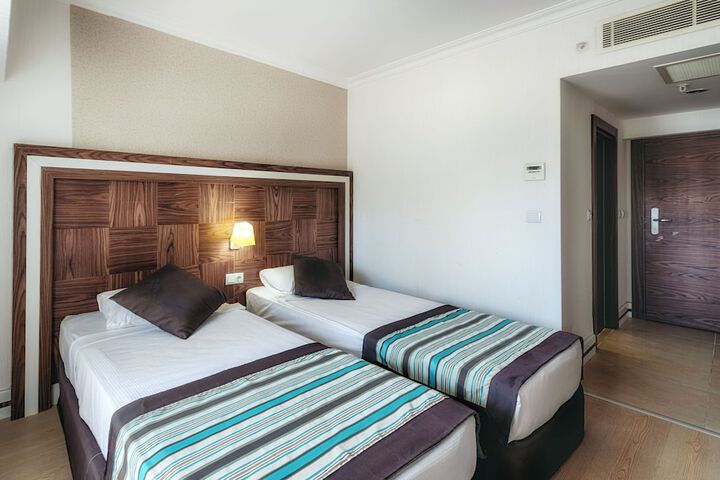 Room 14 of 101