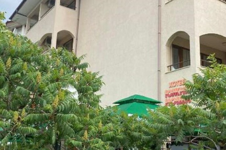 Hotel 7 of 34