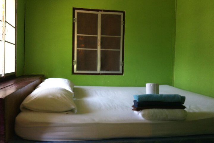 Room 7 of 32