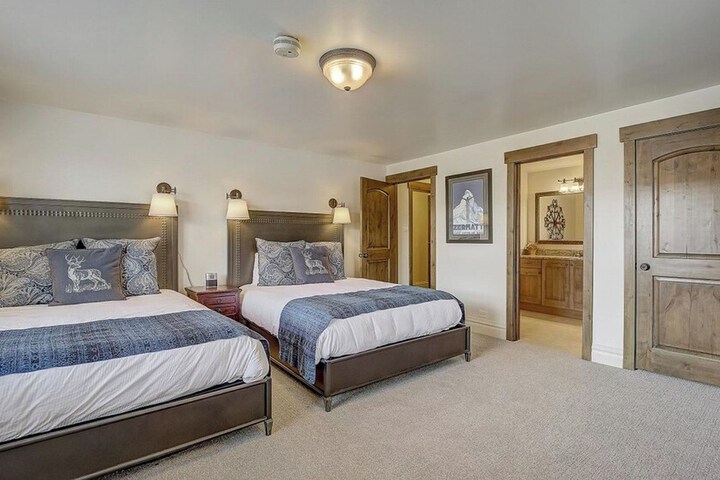 Room 16 of 39