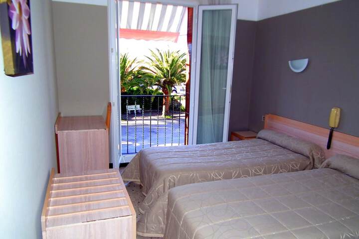 Room 14 of 62