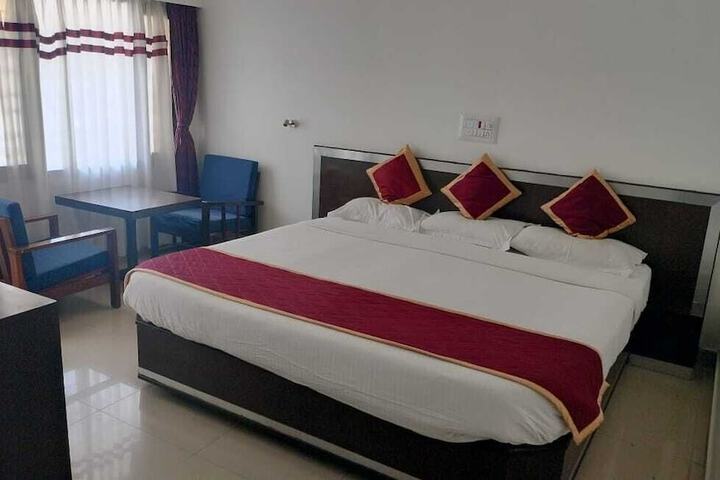 Room 12 of 28