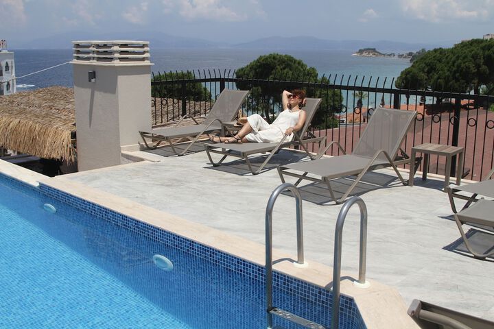 Sundeck 94 of 104