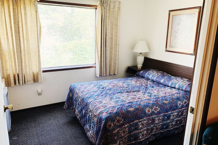 Room 15 of 32