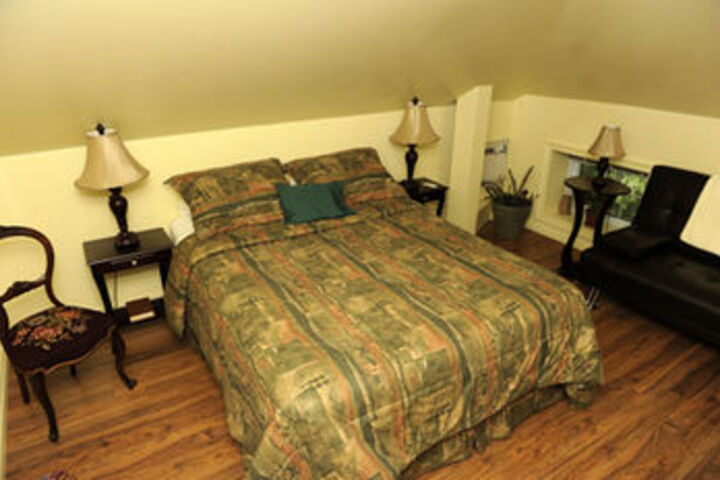 Room 25 of 36