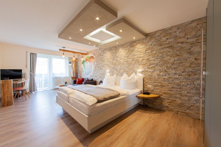 Room 15 of 120