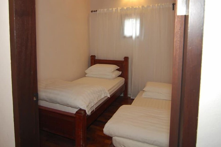 Room 6 of 27