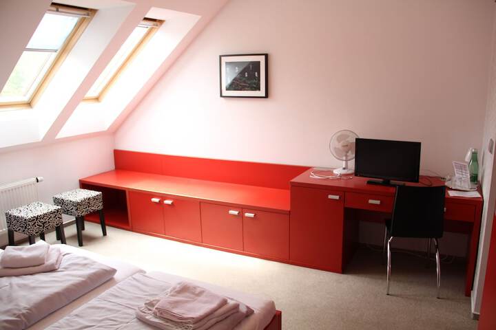 Room 6 of 39