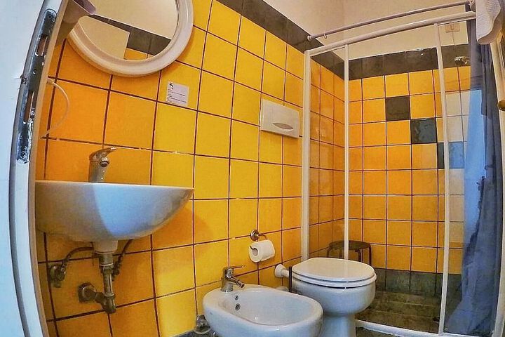 Room 23 of 27