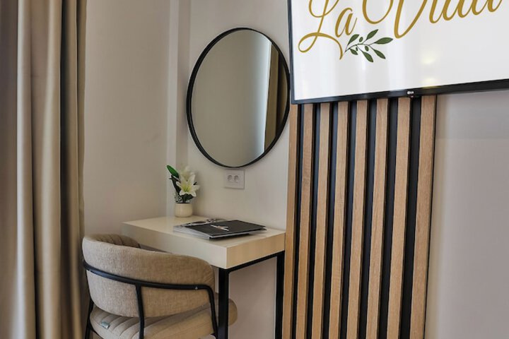 Room 2 of 52