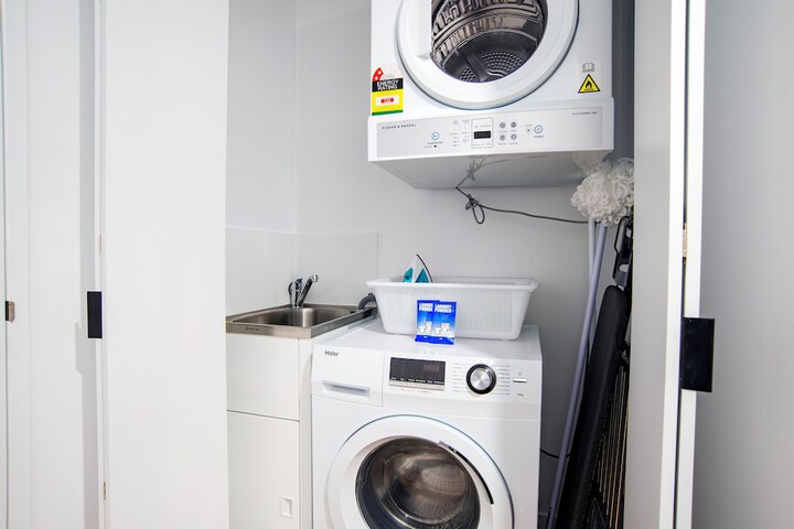 Laundry 86 of 109