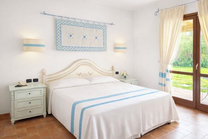 Room 2 of 17