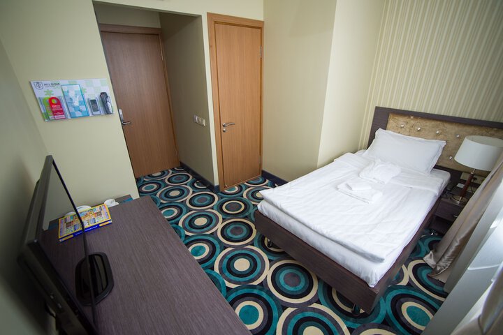 Room 5 of 34