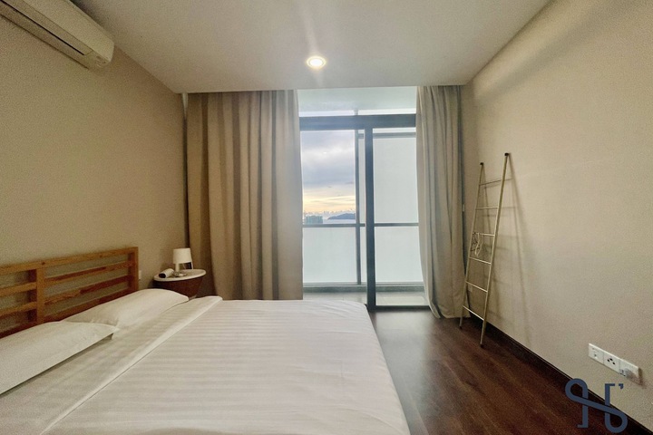 Room 17 of 326