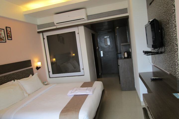 Room 13 of 29