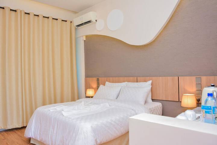 Room 5 of 7
