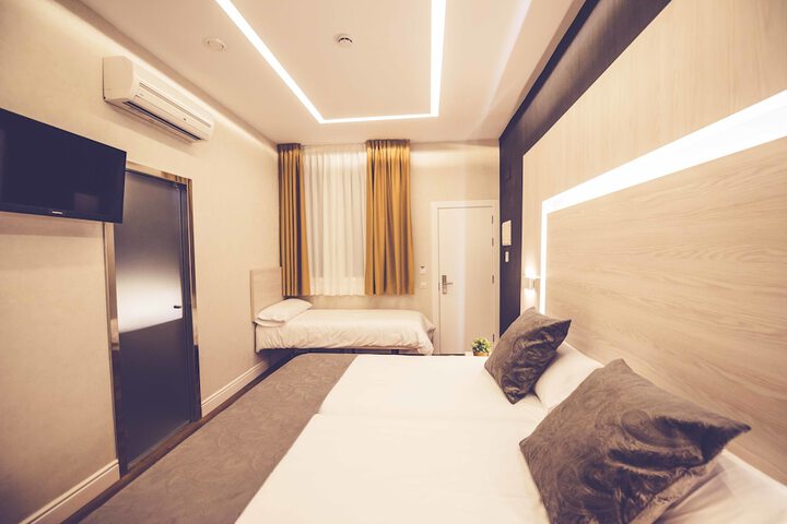 Room 11 of 48