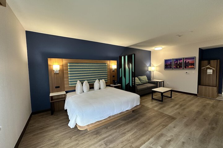 Room 25 of 69