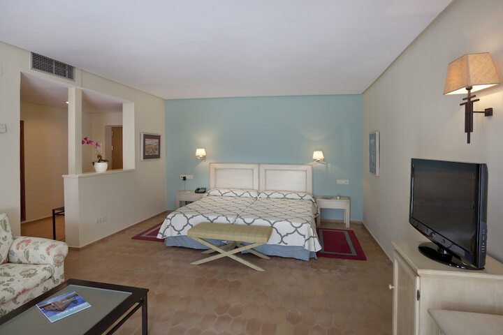 Room 15 of 48