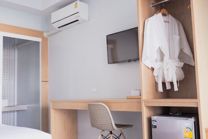 Room 3 of 20